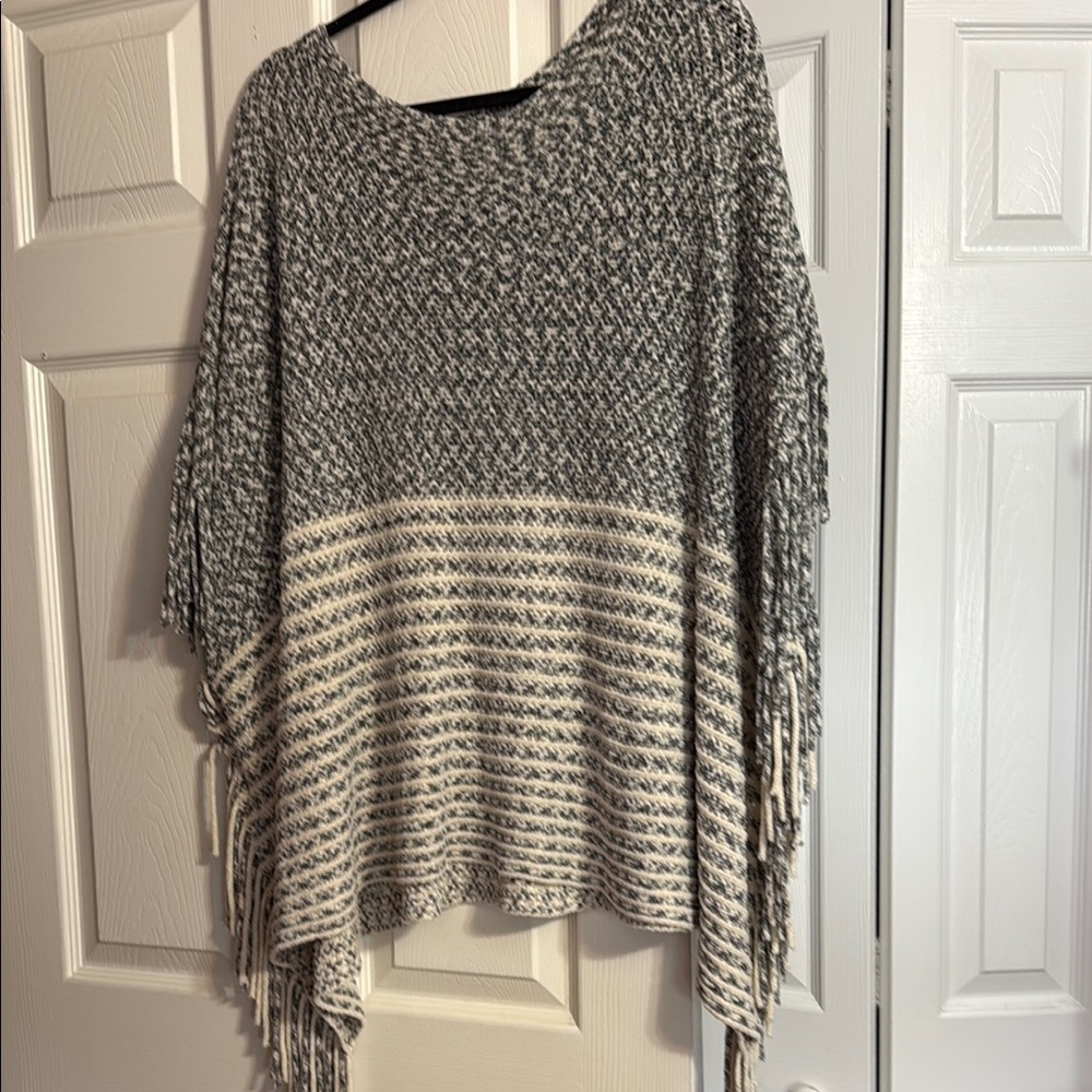 Stylish Gray and Cream Women's Sweater